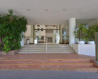 Flat a 800m do Hot Park em Rio Quente GO - Rio Quente - Edificio