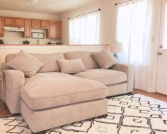 Landon's Attached Home - Monroe - Living room