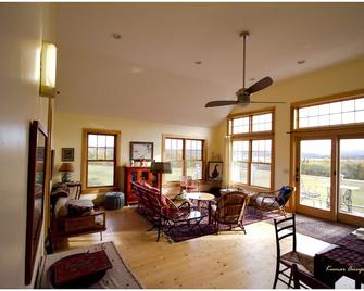 Spacious Retreat With Panoramic Views - Hardwick - Sala de estar