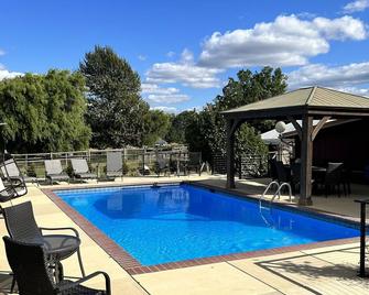 The Rellik House - Central Point - Pool