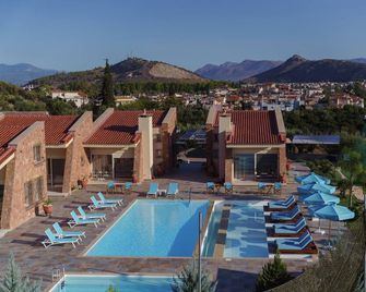 99 Luxury Exotic Villas - Náfplio - Piscina