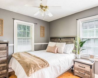 Downtown Ky Bourbon Tour Cozy Cottage - Bowling Green - Bedroom