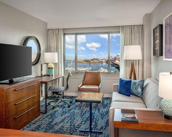 Residence Inn by Marriott Boston Harbor on Tudor Wharf - Boston - Living room