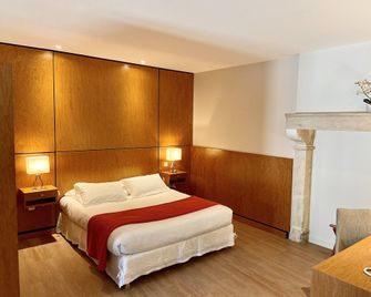 Hotel l'Orée Des Vignes - Vougeot - Bedroom
