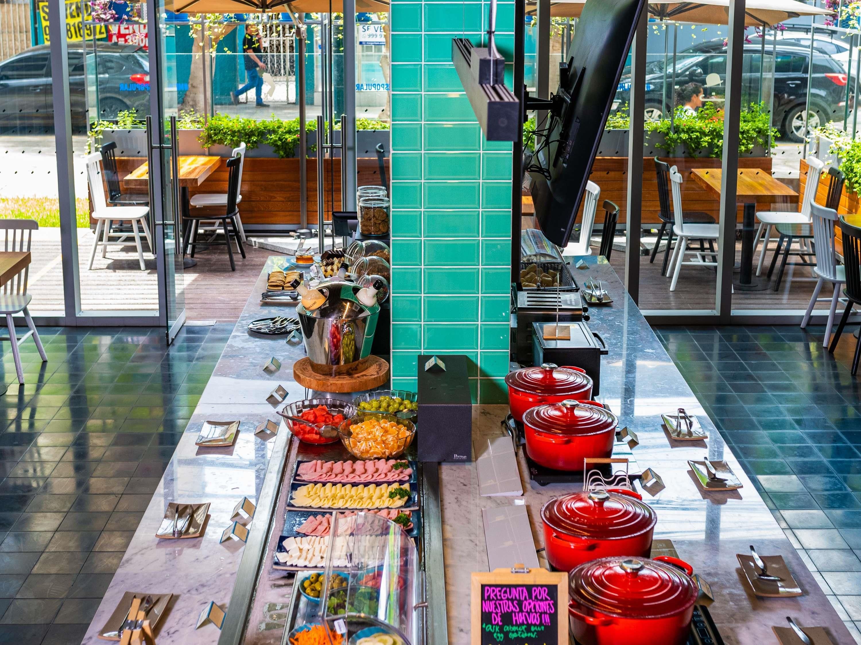 ibis styles Lima San Isidro thumbnail 2