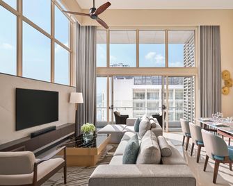 Intercontinental Hotels Residences NHA Trang By IHG - Nha Trang - Living room
