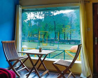 Chanshal Camps and Resorts - Jubbal - Balcony