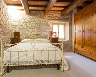 Villa Costanzi: Beautiful Rural Apartmen - Sigillo - Habitación