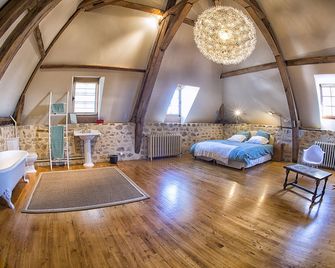 Manor 450 m2-6 bedrooms-14 people, large garden, swimming pool, near golf course - Crozon-sur-Vauvre - Habitación