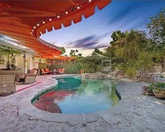 A Sweet Retreat /La Attractions /Disney / Beaches - Whittier - Pool