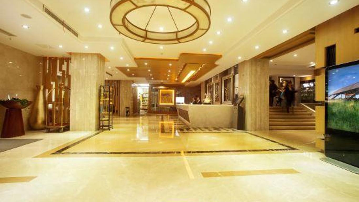 Phoenix Regalia Hotel (Chengdu Chunxi Road Taikoo Li Store)