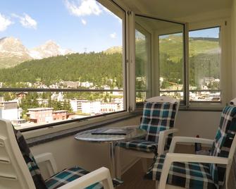 Ova Cotschna 705 - Sankt Moritz - Balcón