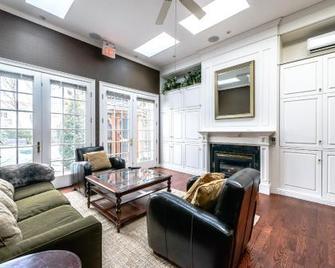 Post House Inn - Niagara-on-the-Lake - Living room