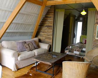 Total Change Of Scenery In The Great Outdoors - Barry - Sala de estar
