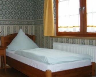 Hotel Und Restaurant Landhaus Hönow Ohg - Hoppegarten - Schlafzimmer