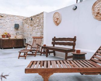 Lazaros Stonehouse - Larnaka - Patio