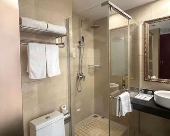 Fudimen Hotel (Zhenjiang High-speed Railway Station) - Zhenjiang - Living room