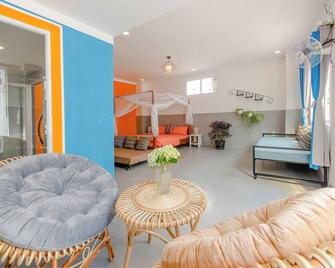 Homestay Vuon Phap Bmt - Buon Ma Thuot - Wohnzimmer