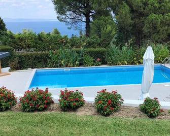 Pleiades Boutique Villas - Kriopigi - Piscină