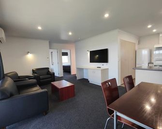 Camden Court Apartment - Invercargill - Living room
