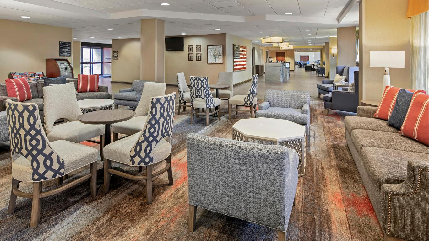 Hampton Inn & Suites Alexandria Old Town Area South