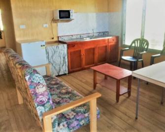Impeccable 1 Bedroom 4 unit Apartment in Savusavu - Savusavu - Salon
