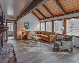Chalet High - Basye - Living room