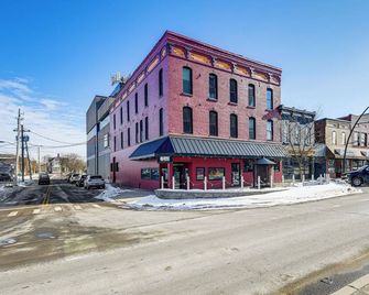 Bring a Pet Historic Downtown Olean Apartment - Olean - Gebouw