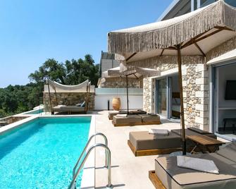 Goldeneye luxury Villas - Anthousa - Pool