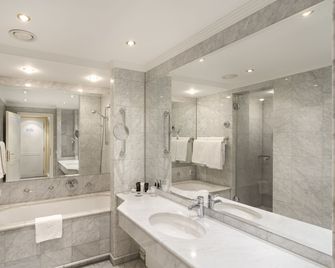 Dvorak Spa & Wellness - Carlsbad - Bathroom