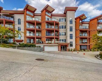 Bright 1 Bdrm at Amenity Rich Resort 102 - West Kelowna - Gebouw