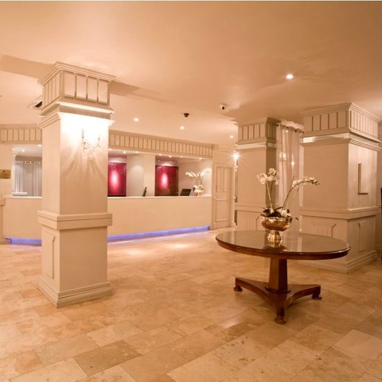 Manhattan Hotel image 1