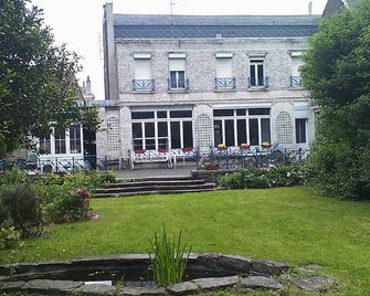 3 single rooms - Raismes - Bâtiment