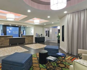 Holiday Inn Express & Suites Fulton By IHG - Fulton - Receptie