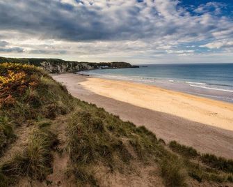 Fairhead Lodge Family Friendly Holiday Home - Ballyvoy - Beach