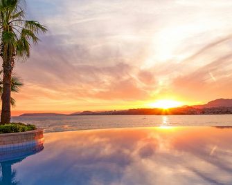 لو ميريديان لاف سبليت - سبليت - غرفة نوم