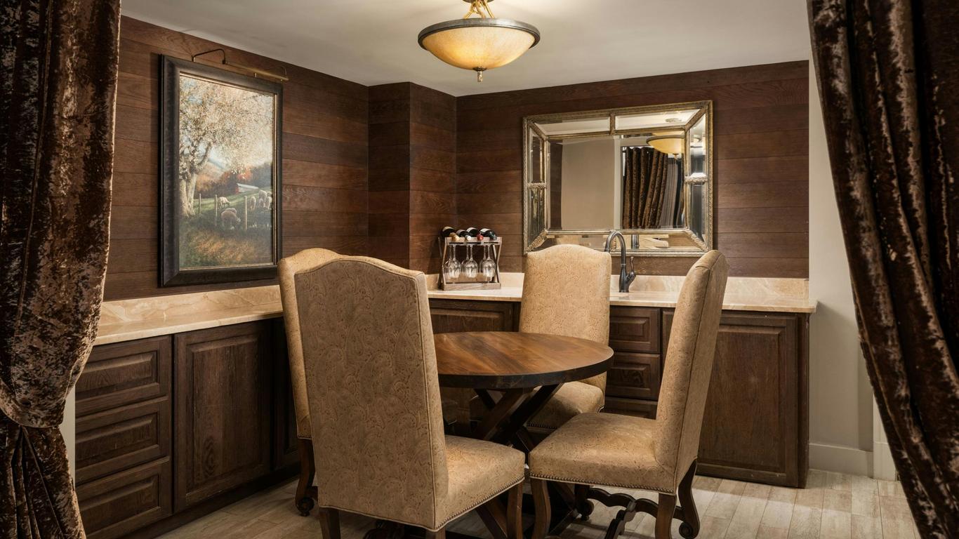 Grand Bohemian Lodge Asheville, Autograph Collection