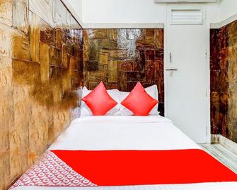 OYO Hotel Dreamland - Mumbai - Bedroom