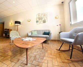 Logis Hôtel Lodge La Valette - Cesson-Sévigné - Wohnzimmer