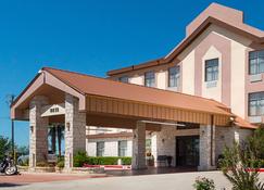 Quality Inn & Suites - Kyle - Building
