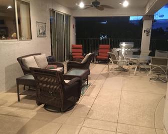 House Right On The 12th Green At Desert Springs Golf Course With Amenities - Surprise - Patio