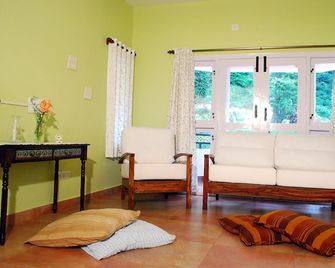 Amritasthanam Guest House And Retreat - Madikeri - Sala de estar