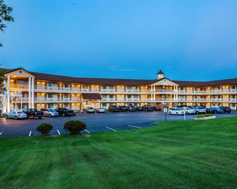 Quality Inn Lakefront - Saint Ignace - Edificio