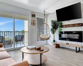 The Palm Exclusive Tropical Luxury on the Water - Tampa - Oturma odası