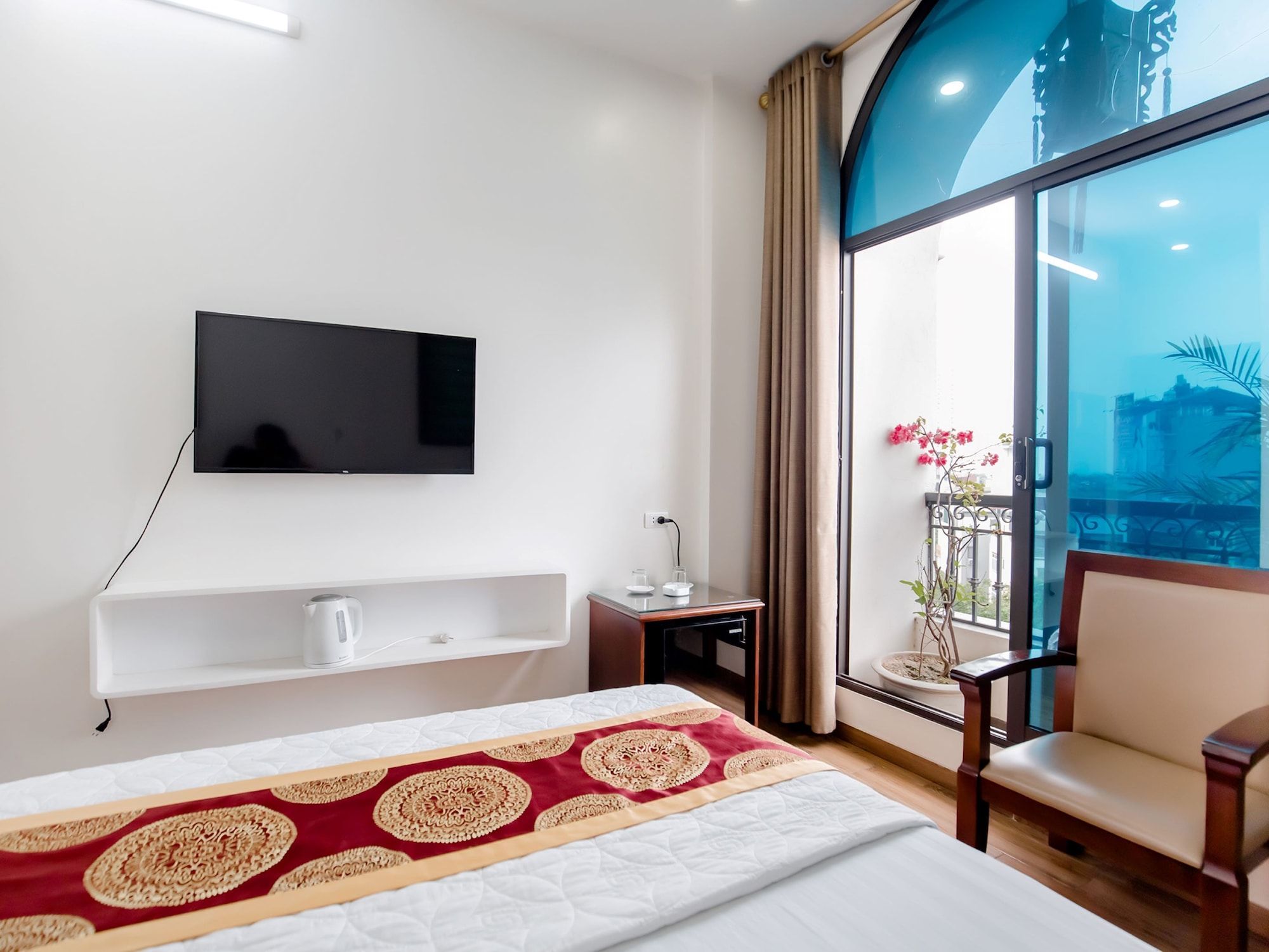 Phuong Nam Luxury Hotel Long Bien - Hanoi