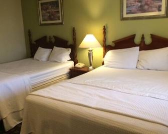 Hospitality Inn - Buffalo Airport - Williamsville - Bedroom