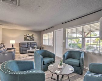 Modern Port St Lucie Home with Private Outdoor Oasis - River Park - Wohnzimmer