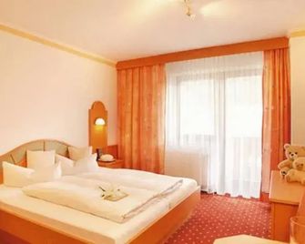 Hotel Romantica Jerzens - Jerzens - Camera da letto