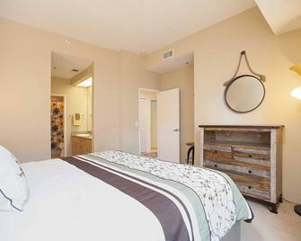 Bright and Open in Heart of the Marina - سان دييغو - غرفة نوم