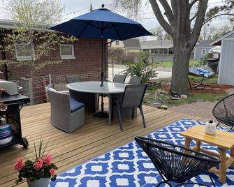 Rare Find! 4br, 2ba Home W/Deck/Grill/Fireplaces. Pet Friendly W/ Fenced In By - Sidney - Terasa